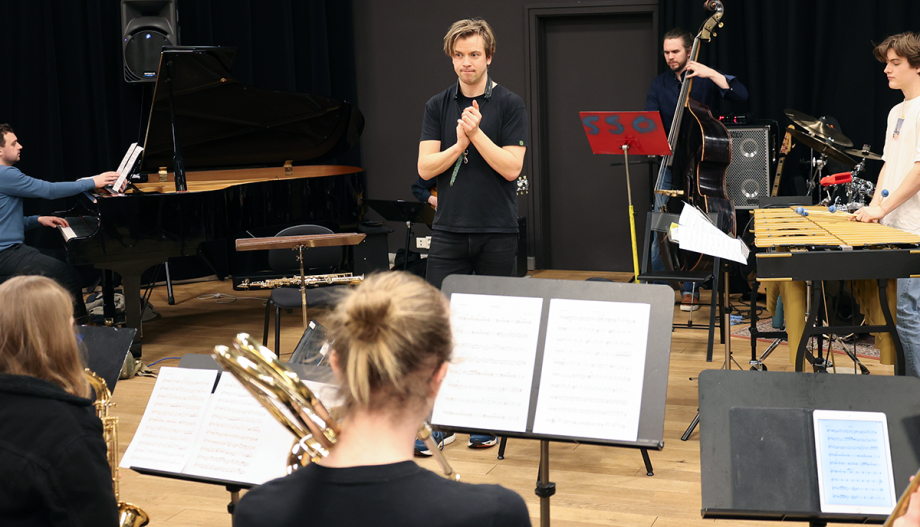 Marius Neset på øvelse med ensemblet. Foto: Kathrine Fredheim